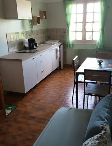 Les Coquelicots. 아파트 미르포아